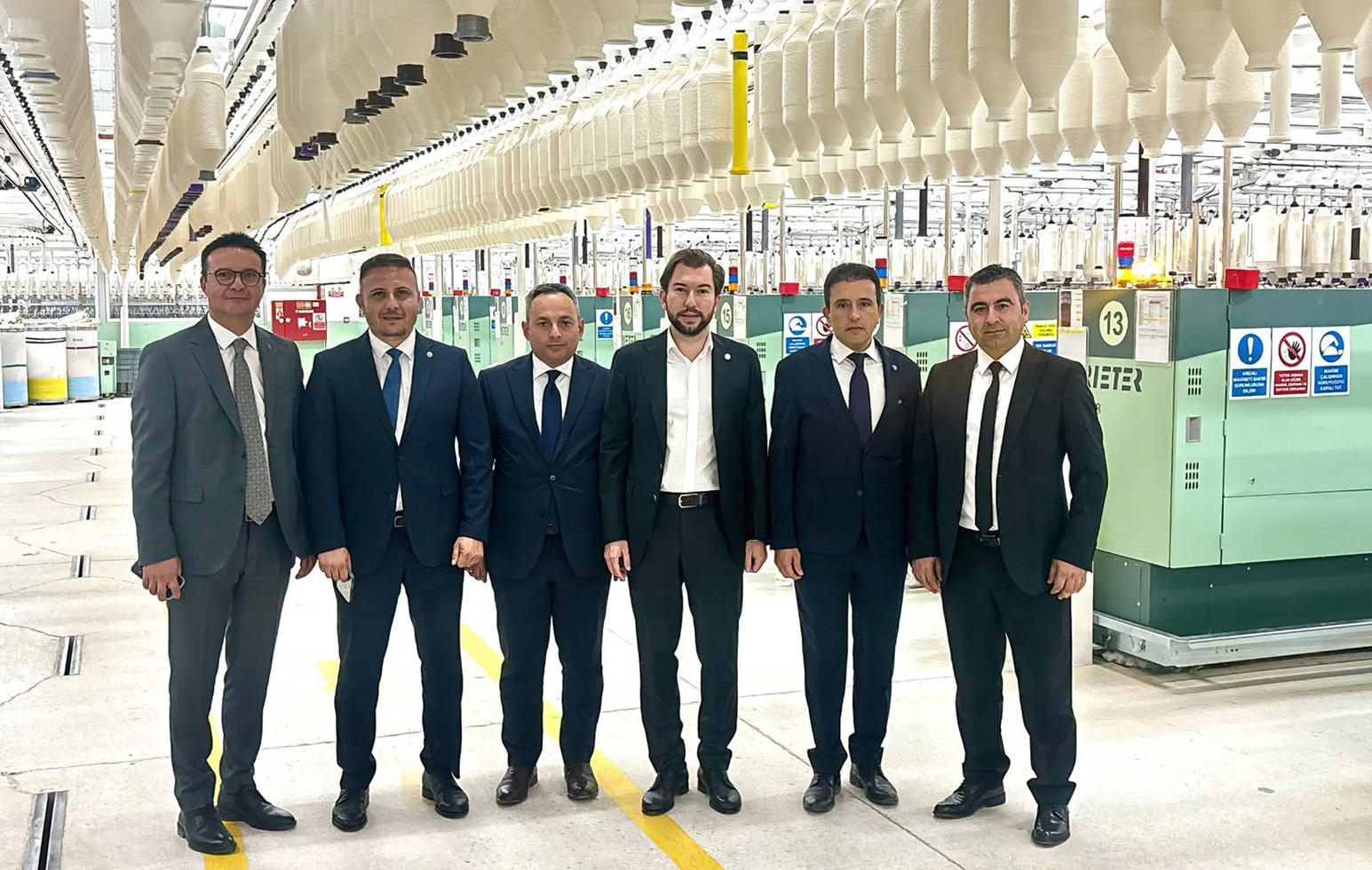 Ziraat Katılım Bankası Kurumsal ve Ticari Krediler Tahsis Ve Yönetimi Bölüm Başkanı Sayın Şahin Uğuz, Ticari Şube Başkanlığı Bölüm Başkanı Sayın Süleyman Hilmi Karaç, Ticari Şube Başkanlığı Bölüm Müdürü Sayın Remzi Eryiğit, Pamukkale Kurumsal/Ticari Şube Müdürü Sayın Tahir Ülfer ve Pamukkale Kurumsal/Ticari Şube Portföy Yöneticisi Sayın Umut Burak Canlı Kompakt İplik Tesisimizi Ziyaret Etti